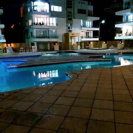 Rix Apartments Кирения Екстериор снимка