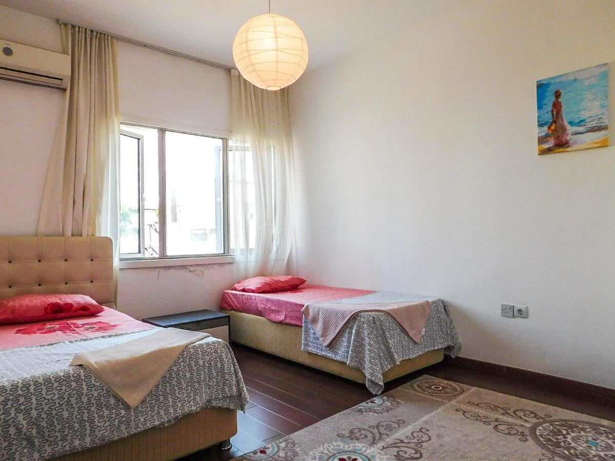 Rix Apartments Кирения Екстериор снимка