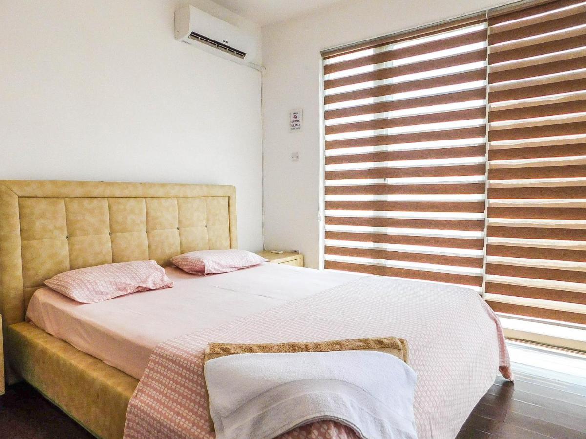 Rix Apartments Кирения Екстериор снимка