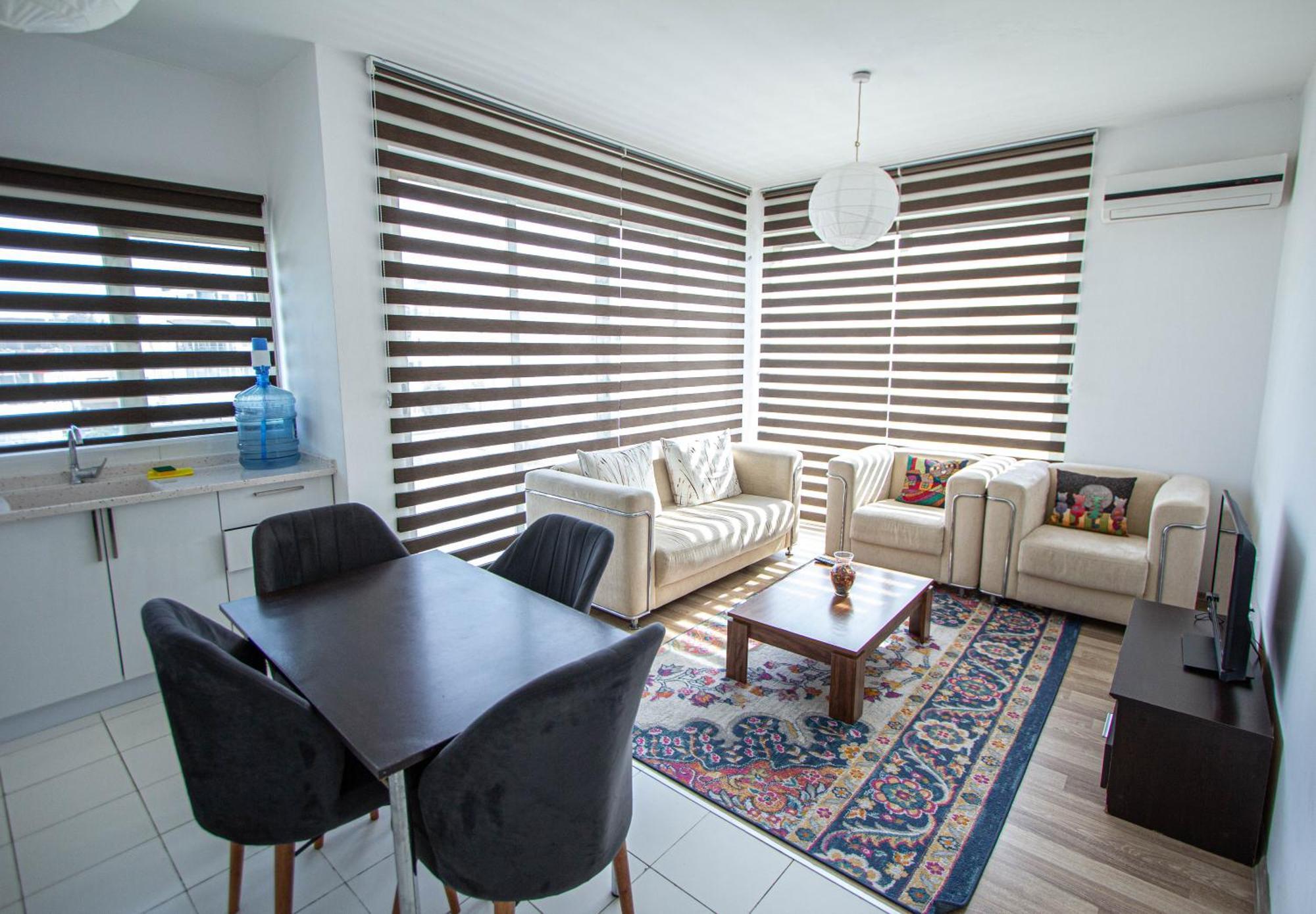 Rix Apartments Кирения Екстериор снимка