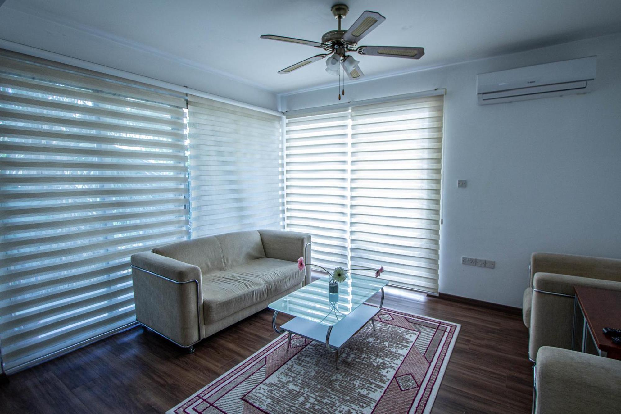 Rix Apartments Кирения Екстериор снимка