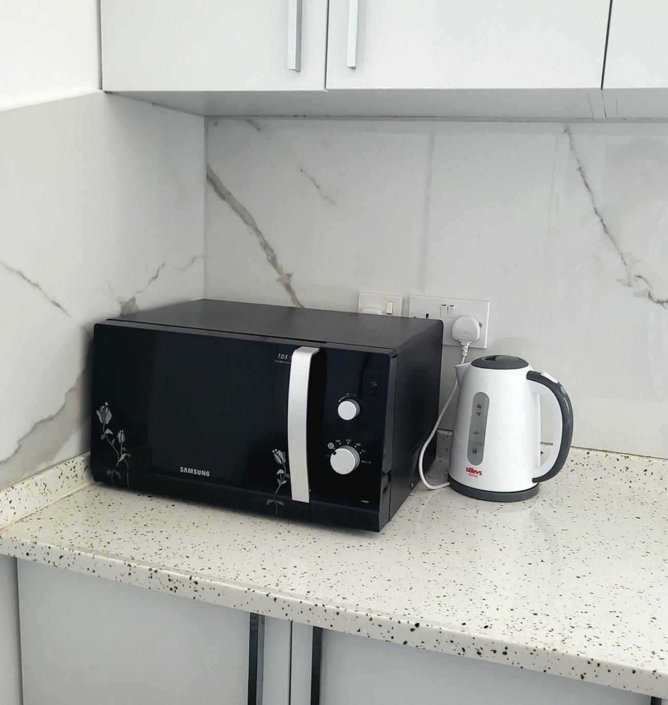 Rix Apartments Кирения Екстериор снимка