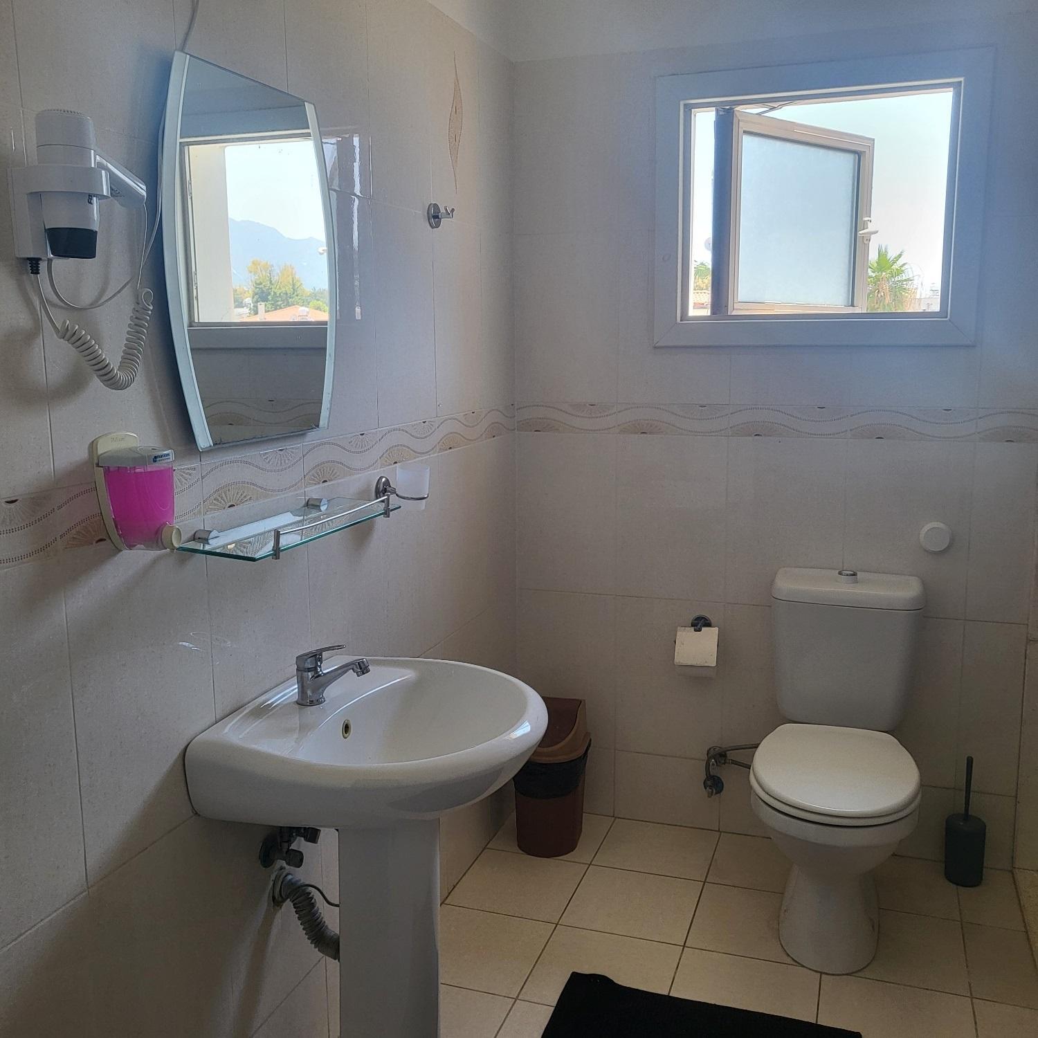 Rix Apartments Кирения Екстериор снимка