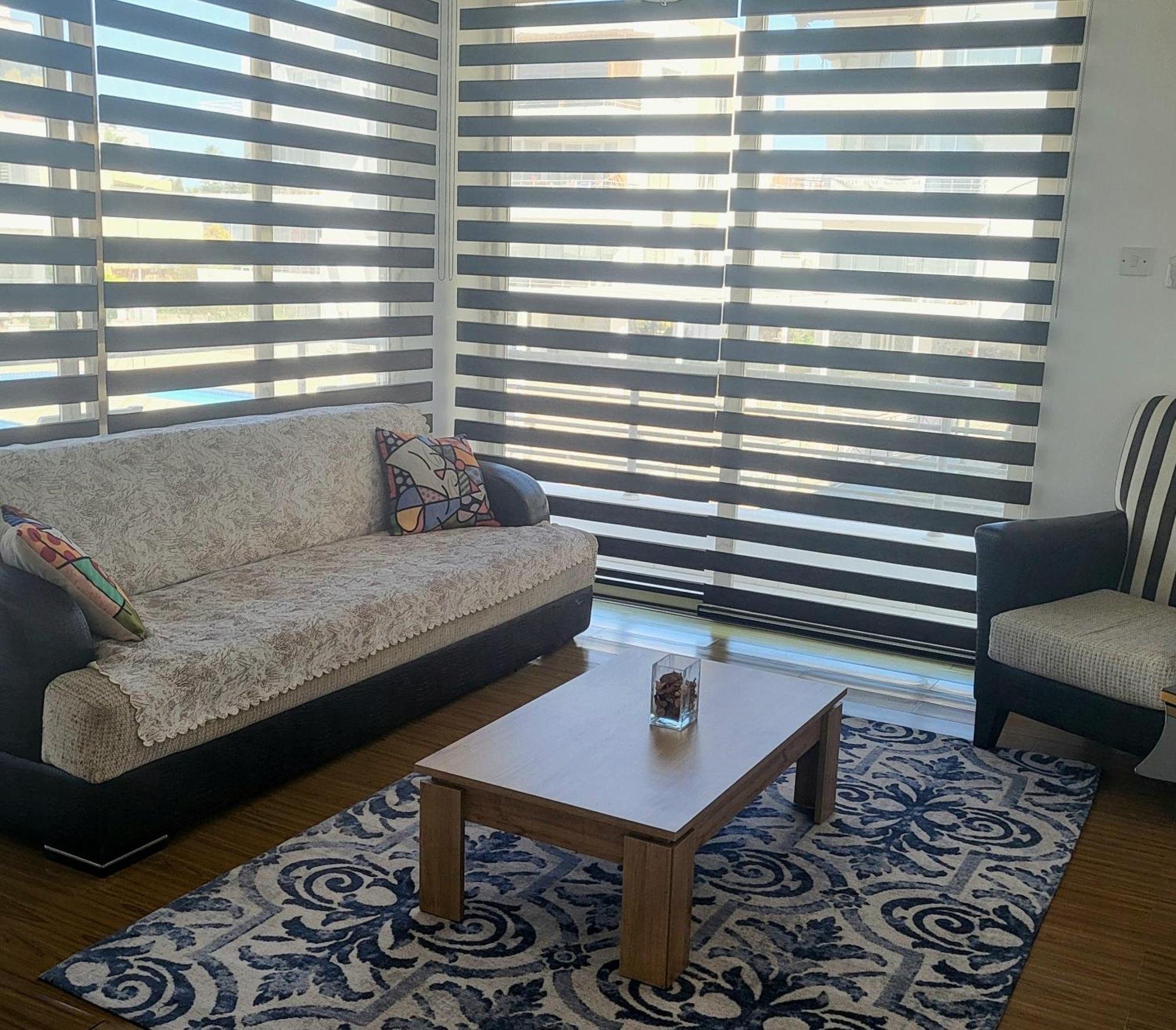 Rix Apartments Кирения Екстериор снимка