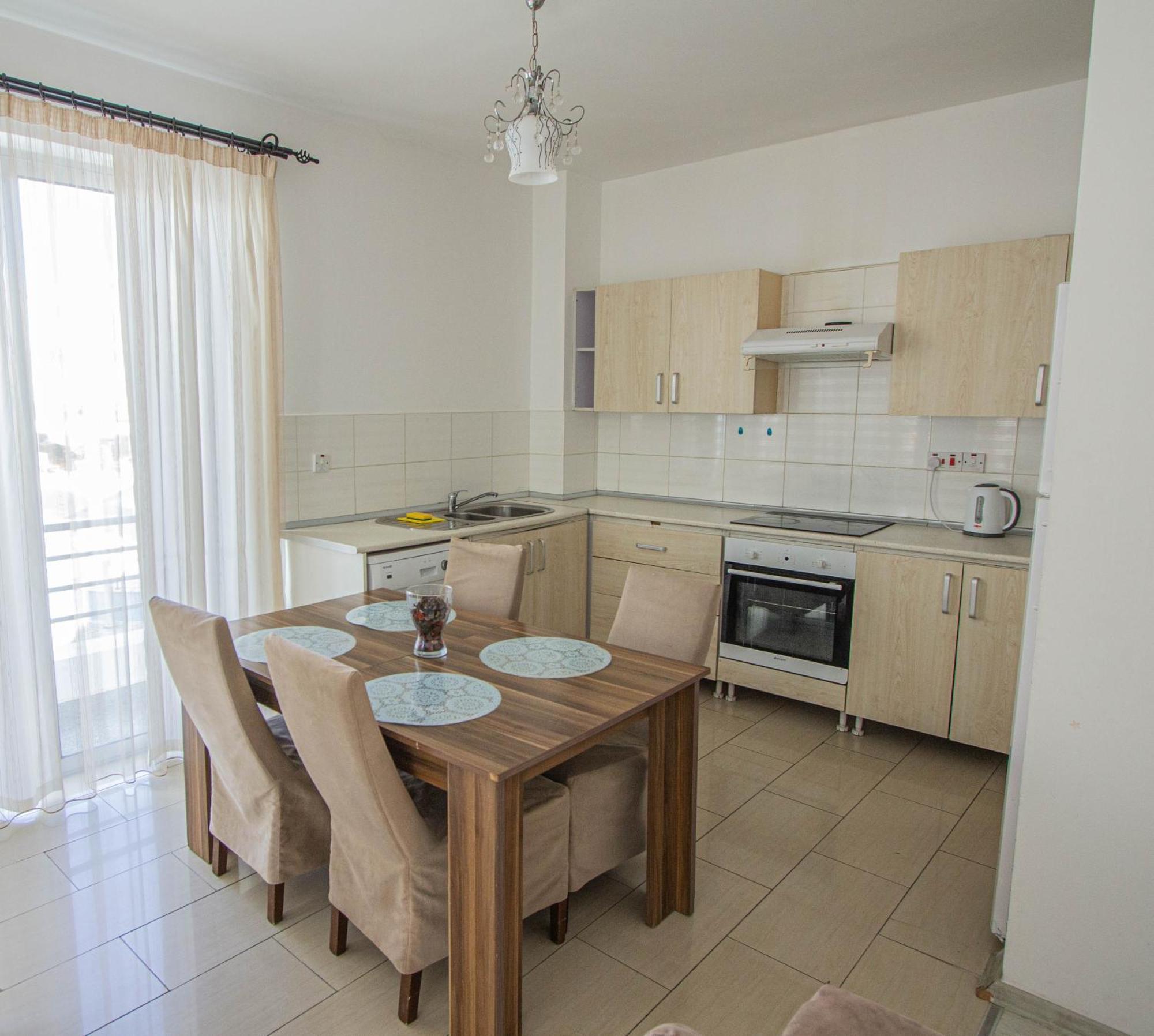 Rix Apartments Кирения Екстериор снимка