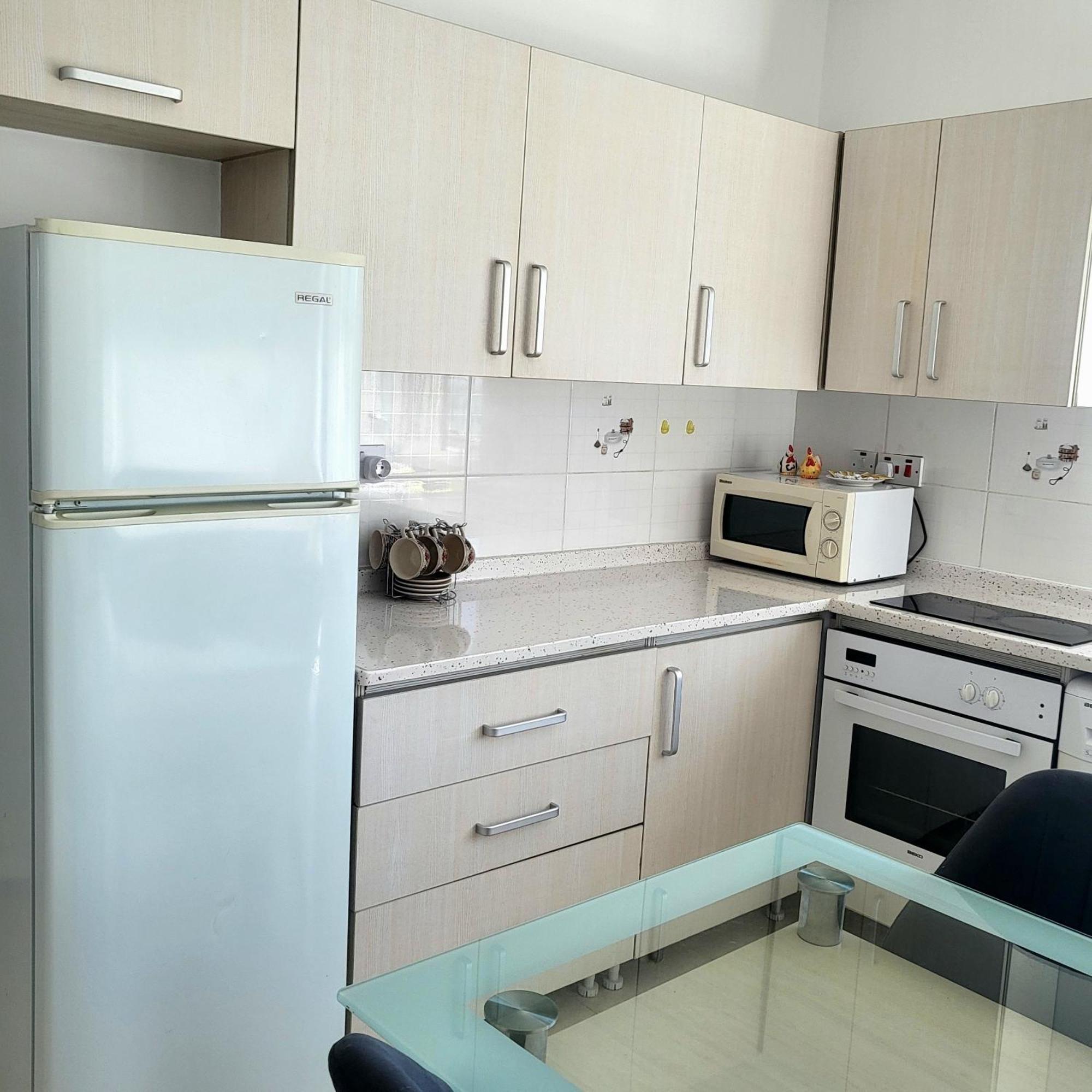 Rix Apartments Кирения Екстериор снимка