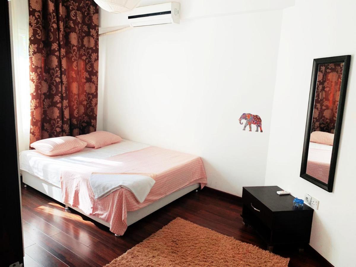 Rix Apartments Кирения Екстериор снимка