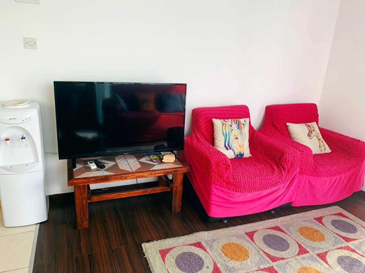 Rix Apartments Кирения Екстериор снимка