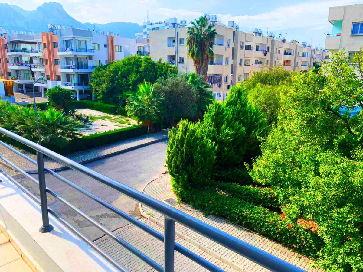 Rix Apartments Кирения Екстериор снимка